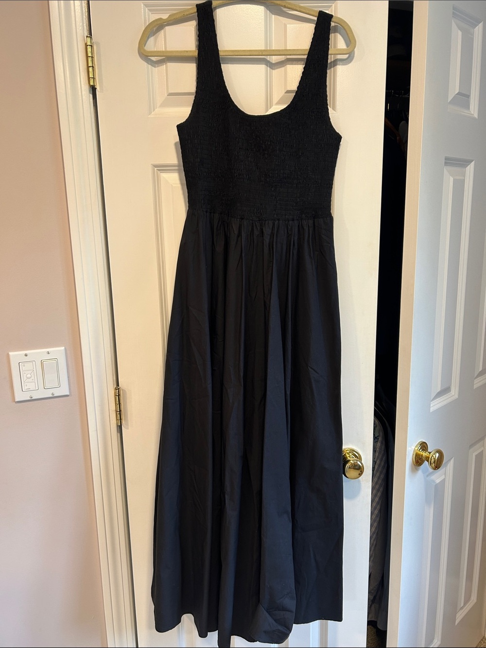 XiRENA Black Sleeveless Smocked Maxi Dress - Picture 2 of 5